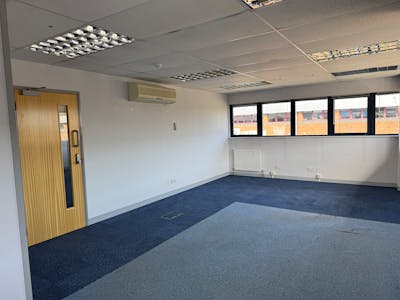 Unit 28 The Metro Centre, Watford, Office / Other / Warehouse To Let - IMG_5461.jpeg