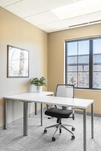 Regus Thames Valley Park, 400 Thames Valley Park Dr, Reading, Office / Serviced Office To Let - Regus_IN_South_Bend__South_Bend_3928__USA_South_Bend_SmallOffice.jpg