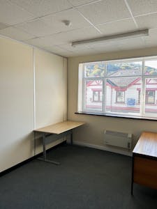 19-23 Cardiff Road, Taffs Well, Office To Let - Internal.jpg