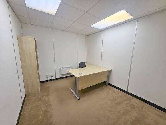 Unit 2 AMC Business Centre, Park Royal, Industrial / Warehouse To Let - 7.jpg