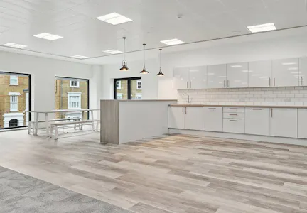 Kings House, 174 Hammersmith Road, London, Office / Serviced Office To Let - Kitchen 2.jpg