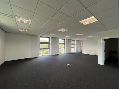 Century Court, Irvine, Office To Let - IMG_9195.jpg