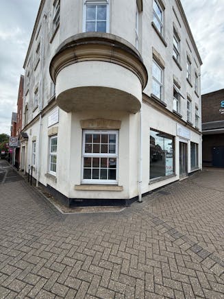 141-143 High Street, Crowthorne, Retail To Let - WhatsApp Image 20250723 at 165008_dc089758.jpg