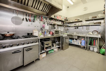 86 Kew Road, Richmond, E (Commercial / Business / Service) / Investment / Retail For Sale - gfbase86 kew rd3902.jpg