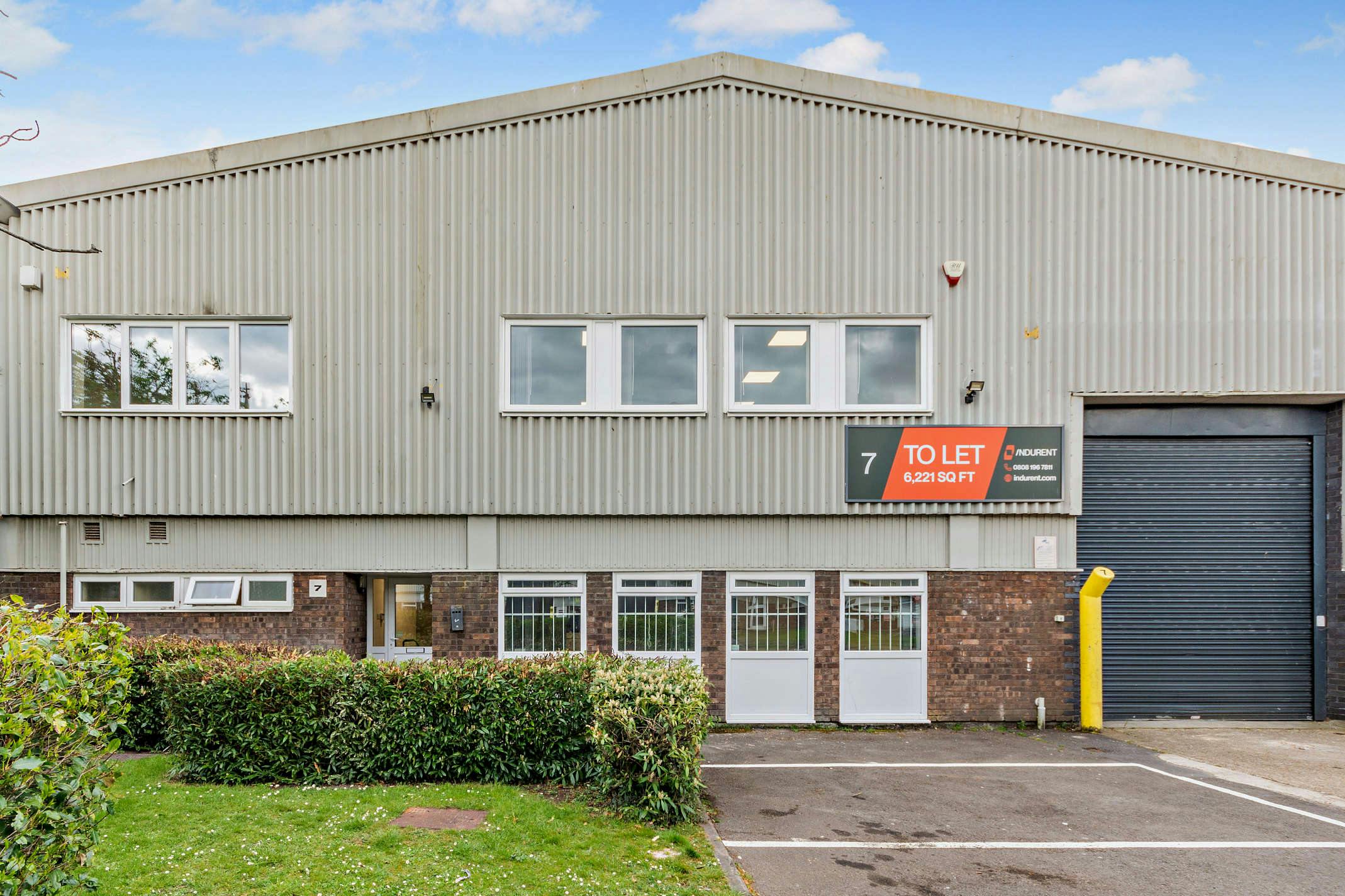 Unit 7, M40 Industrial Estate, Blenheim Road, High Wycombe, Industrial To Let - 8643828exterior16800.jpg