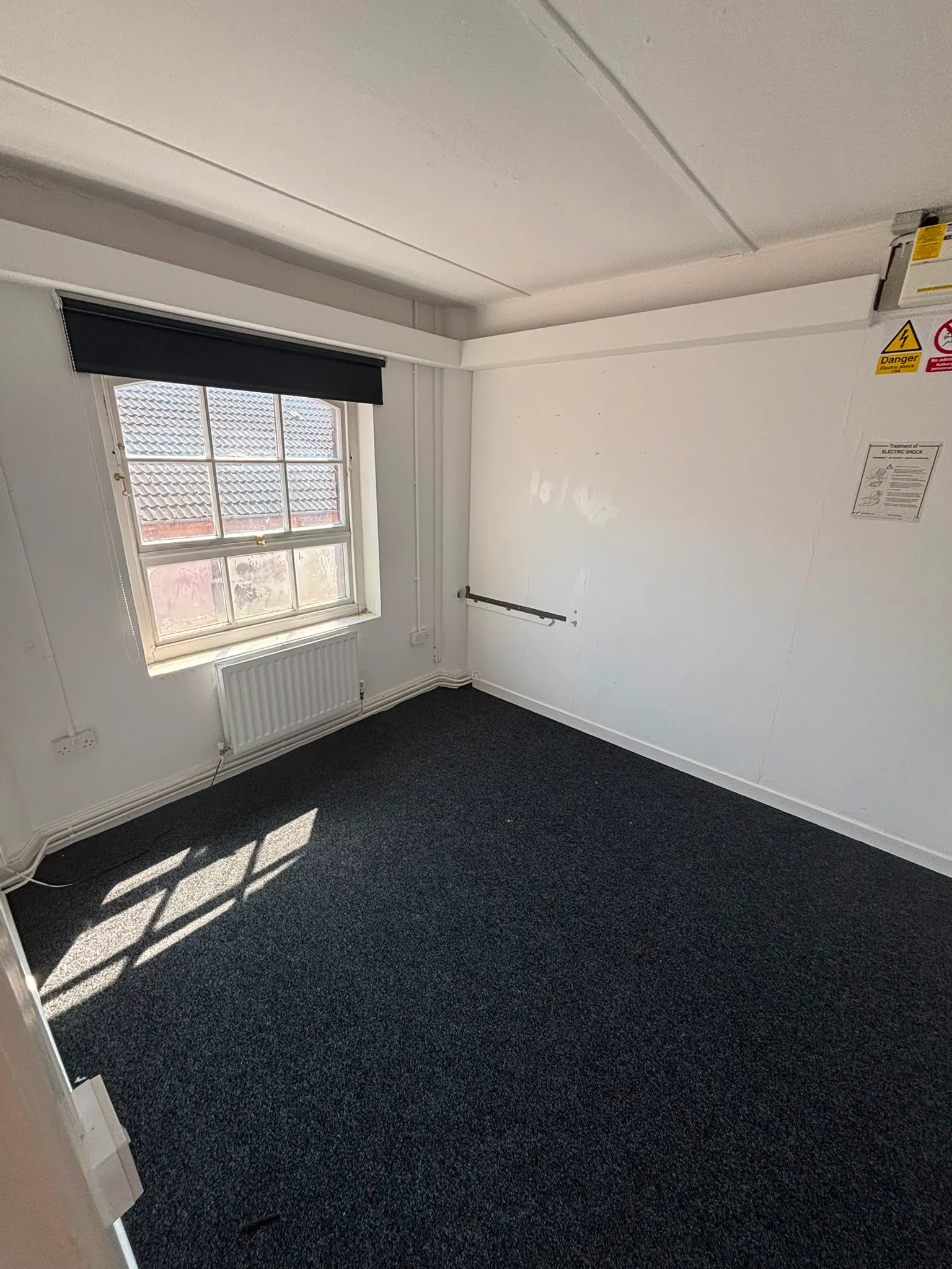 Third Floor Suite, 7-11 Linenhall Street, Belfast, Offices To Let - PHOTO-2026-07-16-15-21-53 (3).jpg