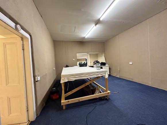 4 James Square, Crieff, Offices / Retail To Let - IMG_9124.JPG