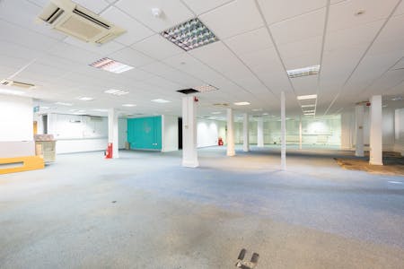 Sheridan House, Winchester, Investment / Office / Retail For Sale - DSC05797.jpg