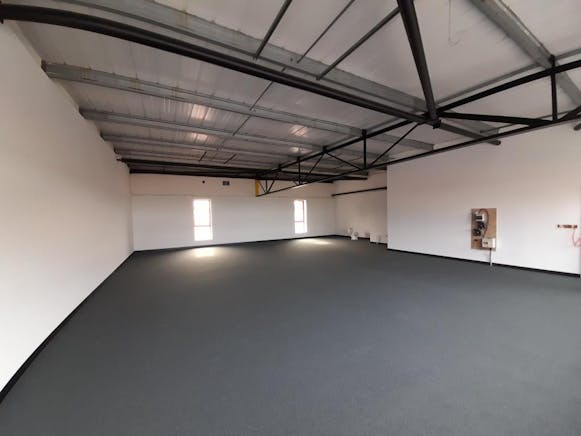 2 Chineham Point, Basingstoke, Industrial / Office To Let - 20250310_122026  11 03 2025.jpg