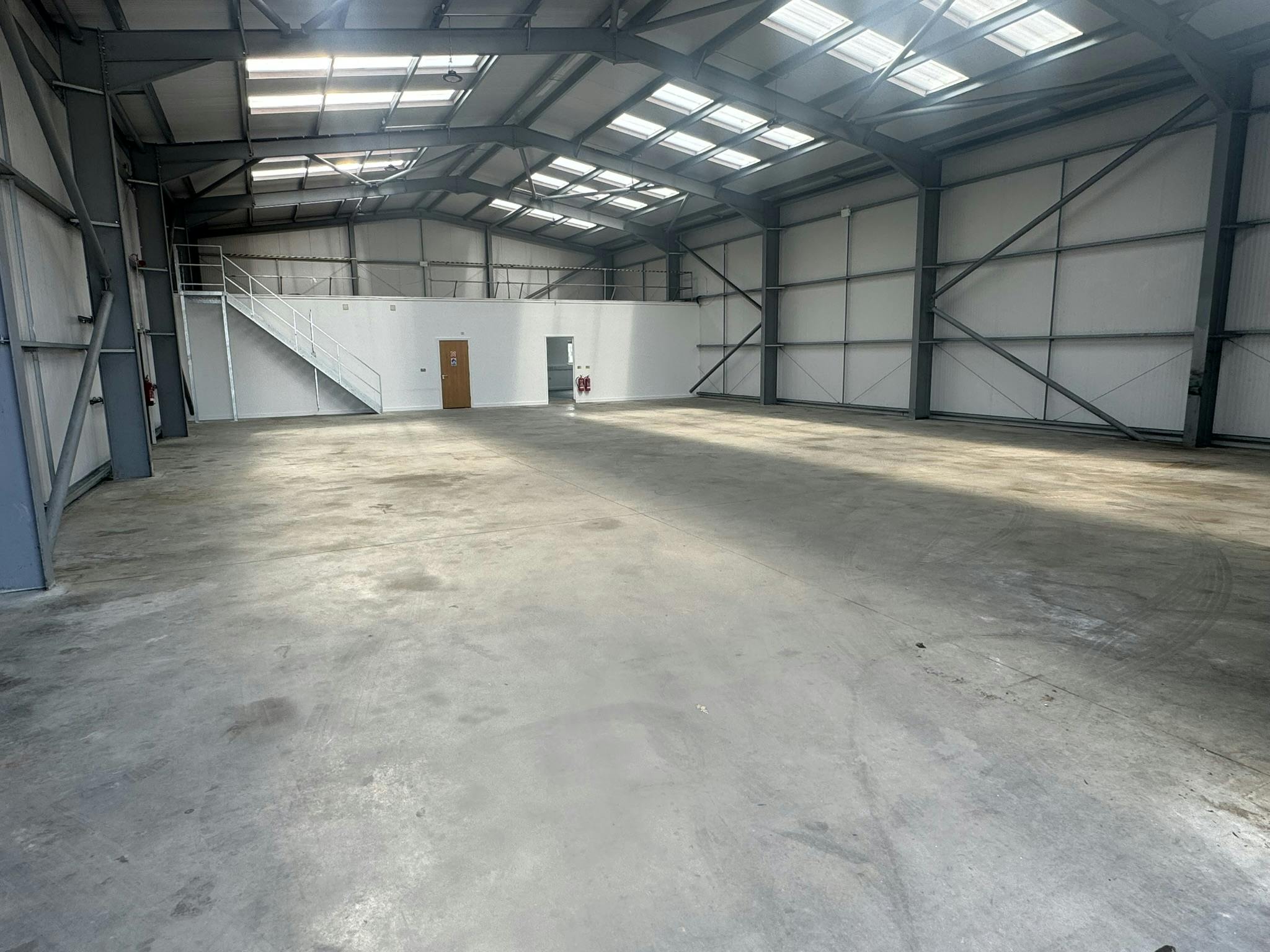 Unit 21, Roseland Business Park, Newark, Distribution Warehouse To Let - IMG_3495.JPEG