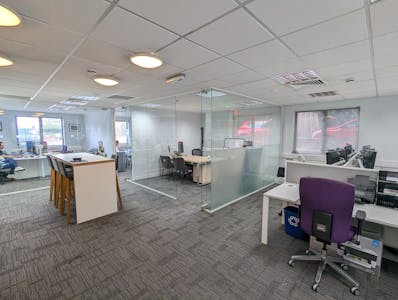 Suite 3, Heronslea House, Bushey, Office To Let - PXL_20240704_092222909.jpg