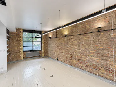 Dove Commercial Centre (Unit 9), London, Office To Let - 4.png