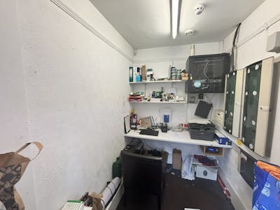 38 Market Street, Eastleigh, Cafe (A1) / Investment For Sale - IMG_7769.JPEG