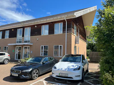 19 Diamond Court, Milton Keynes, Office To Let - Image 1
