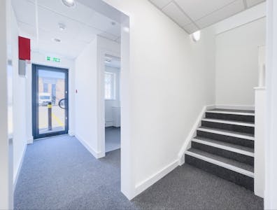 10 Whitby Avenue, Park Royal, Industrial/Logistics / Industrial / Warehouse To Let - 2.jpg