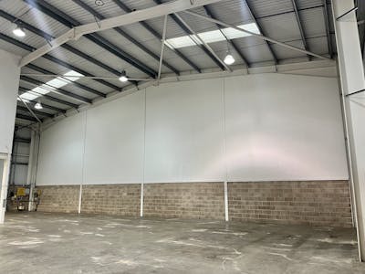 6 Langley Park, Langley, Warehouse To Let - 6 Langley Warehouse 3.jpg