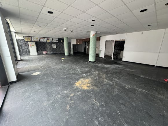 Unit A, 44-48 London Road, Southend-On-Sea, Retail To Let - IMG_4508.JPEG