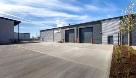696 Stirling Road, Slough, Industrial / Warehouse To Let - 696 Stirling Road 2.jpg