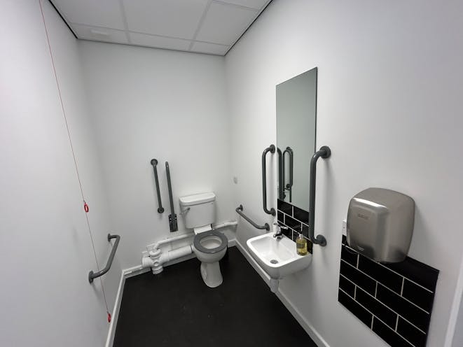 Units 4 & 5 Reading Trade Centre, Reading, Industrial / Warehouse To Let - 04.JPG