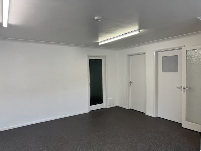 Unit 7, Oades Industrial Estate, Egham, Warehouse & Industrial To Let - IMG_5391.jpg