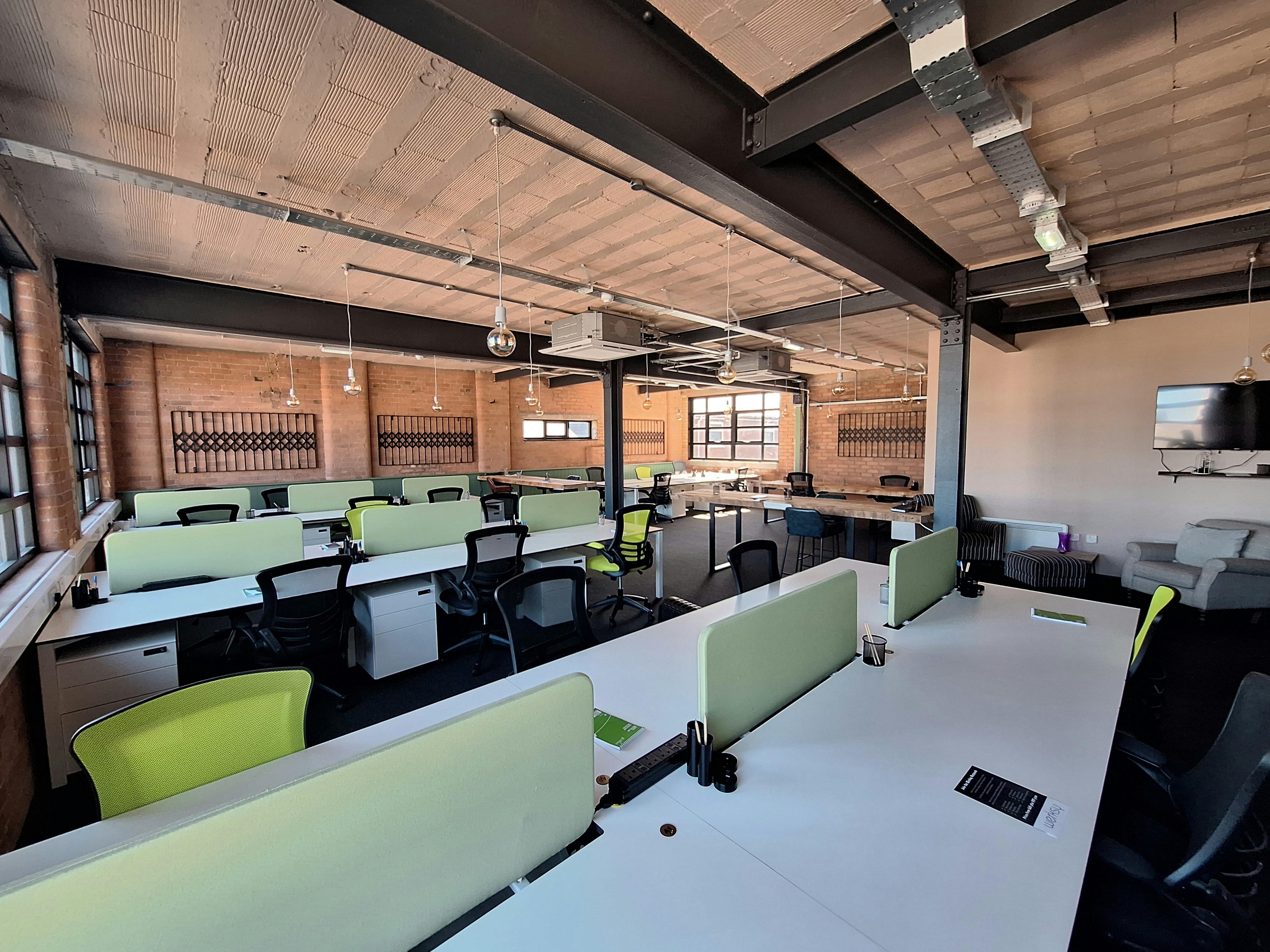 Office in Southport - photo 3