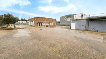 Archersfield, Basildon, Industrial / Office To Let / For Sale - 3c293108WhatsApp 20Image 2020250218 20at 20140414_a199cd4d.jpg