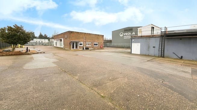 Archersfield, Basildon, Industrial / Office To Let / For Sale - 3c293108WhatsApp 20Image 2020250218 20at 20140414_a199cd4d.jpg