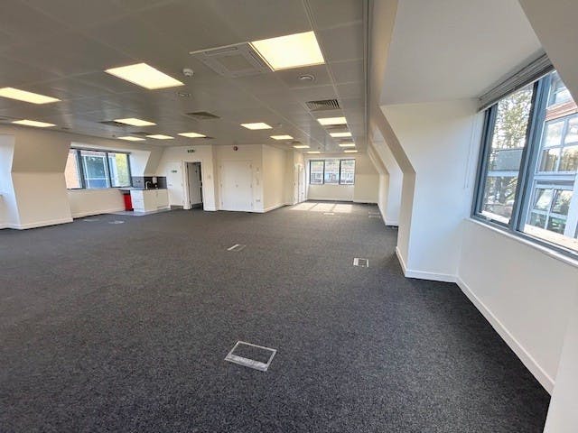 Stylus House, Bracknell, Office To Let - Open plan b ii.jpg