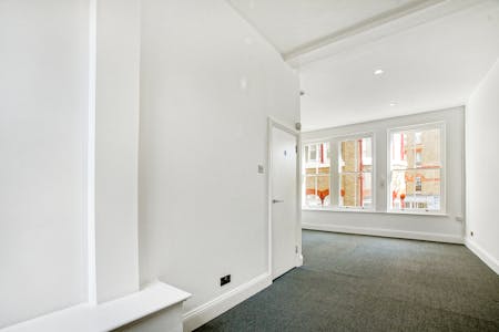 1 Albemarle Way, London, Office To Let - DSC09877.jpg