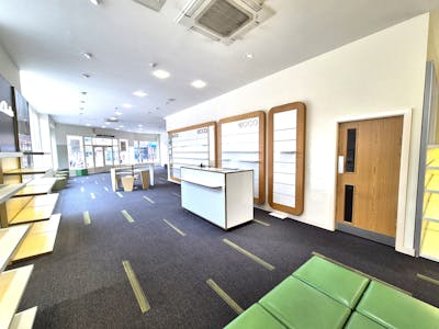 2 Warren Street, Stockport, Retail To Let - 20250624_151318.jpg