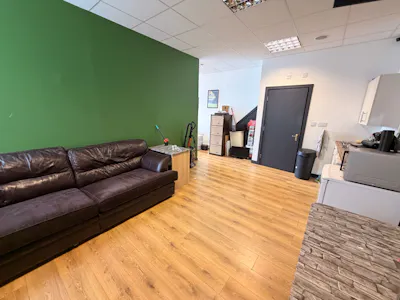 959 London Road, Leigh-on-Sea, Office To Let - f795f70d-f58c-4550-99ae-0e882aff4358.jpg