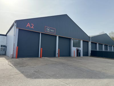 Unit A2 Vale Industrial Estate, Watford, Industrial / Light Industrial / Warehouse To Let - IMG_5469.jpeg