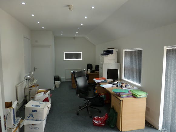 19 York Road, Maidenhead, Offices To Let - P1110013.JPG