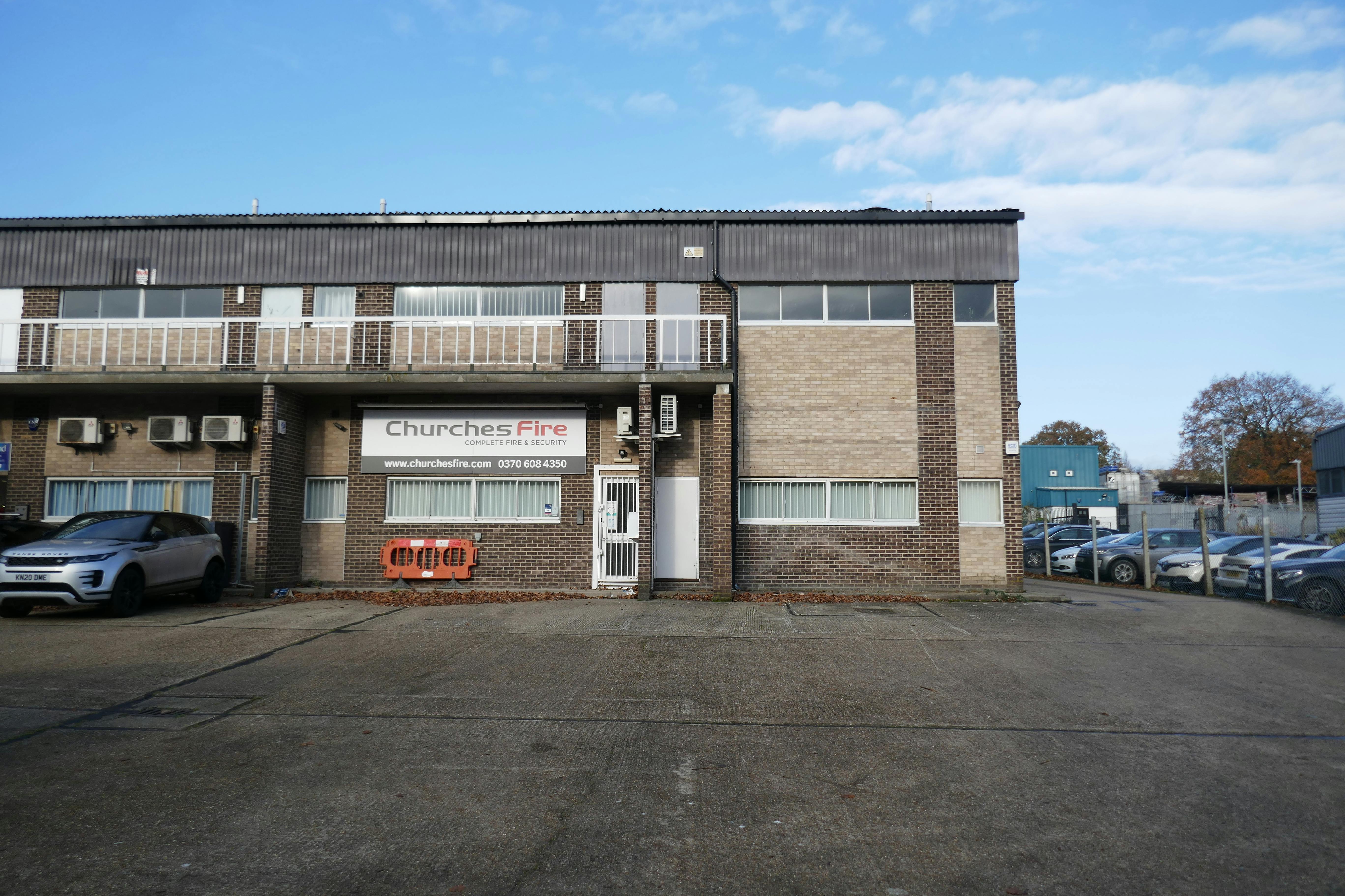 38 Oakwood Hill Industrial Estate, Oakwood Hill, Loughton, Other / Offices To Let - P1010410.JPG