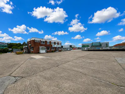 Newmarket Approach, Leeds, Industrial To Let - ChatGPT Image Jun 23, 2026, 03_11_19 PM.png