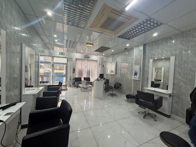 12 Gateside Street, Hamilton, Retail For Sale - 20260325_151800118_iOS.jpg