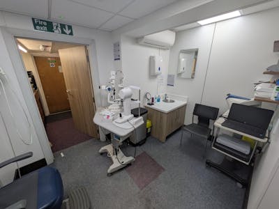 37 High Street, Guildford, Office / Retail To Let - 1000033350.jpg