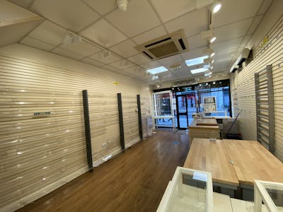 61 Tottenham Court Road, London, Retail To Let - IMG_4318.jpg