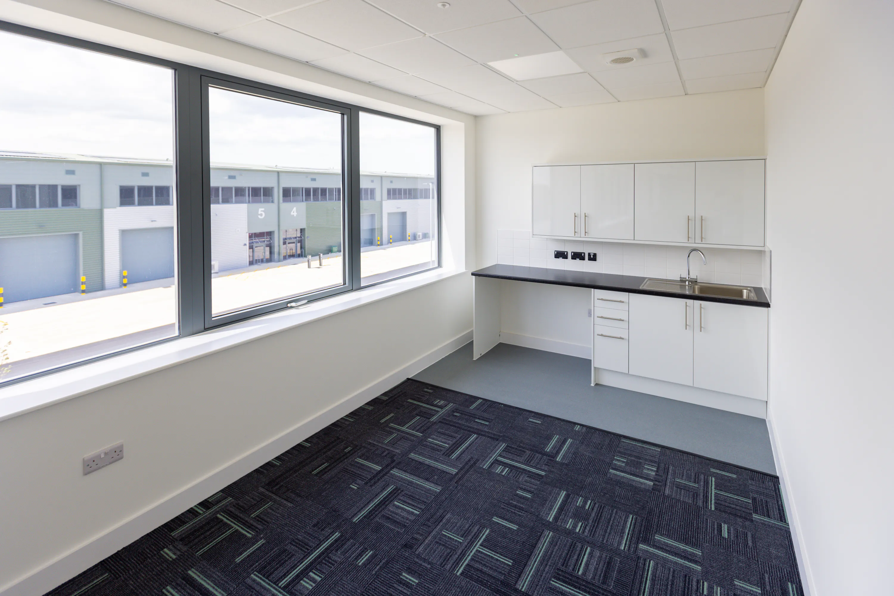 Unit 15 T45, Aire Valley Road, Leeds, West Yorkshire, LS9 0AA
