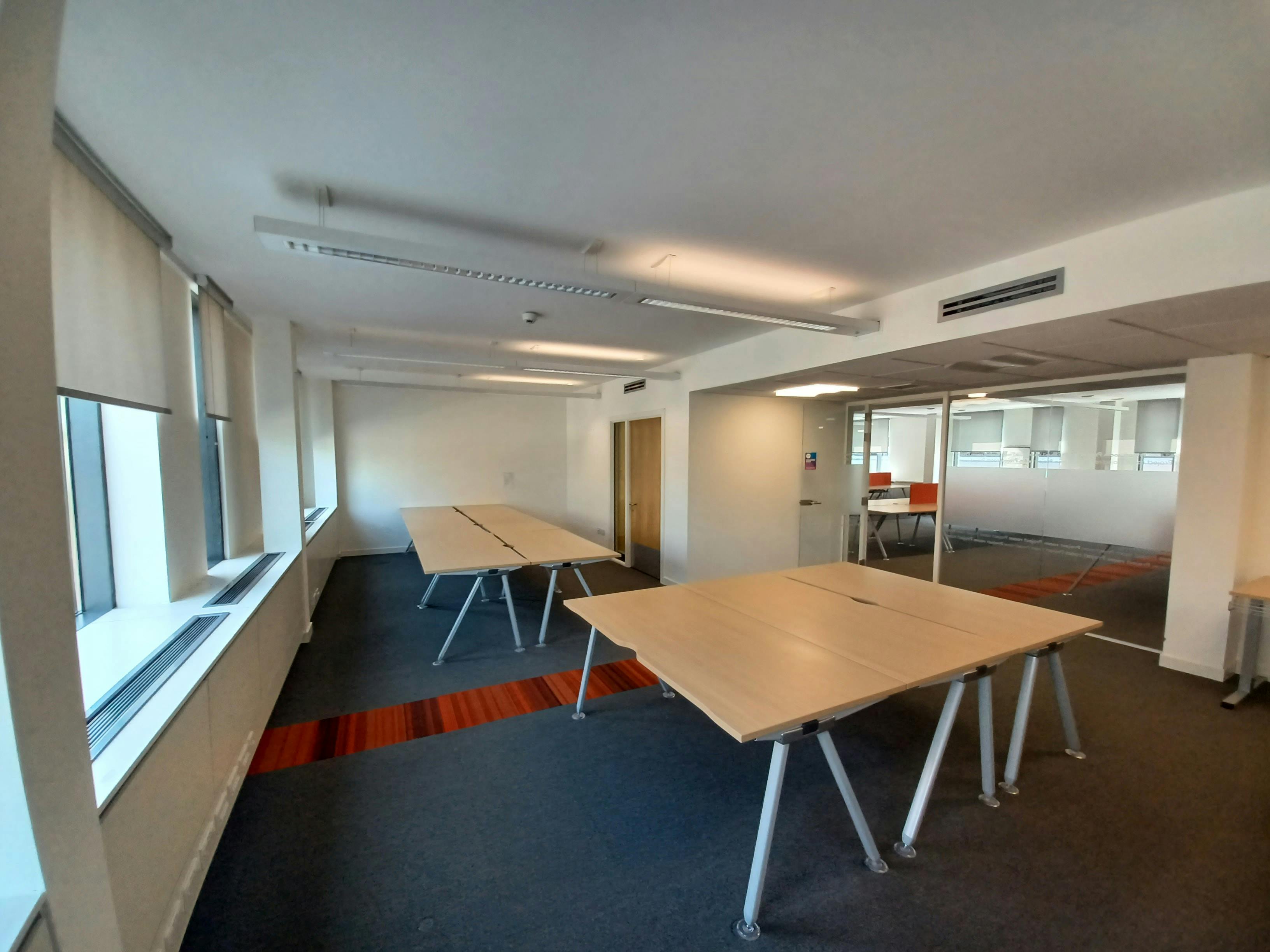 Office in Eastleigh - photo 4