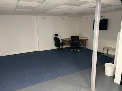 Unit 2, Uckfield, Industrial To Let - IMG_9266.jpg