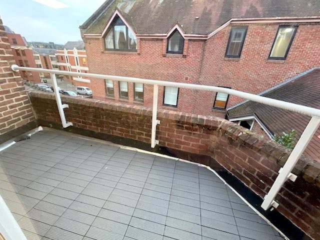 Queen Caroline House, 3 High Street, Windsor, Office To Let - Balcony 1.jpg