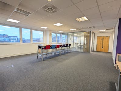 Part 3rd Floor, 59 Clarendon Road, Watford, Office To Let - PXL_20231215_105159949.jpg