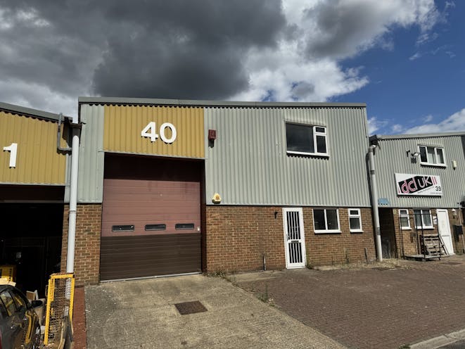 Unit 40, Leatherhead, Warehouse & Industrial To Let - IMG_6279.jpg