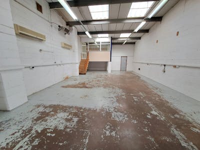 Unit 2 Summerhill Trading Estate, Westside, Industrial To Let - 1000005517.jpg