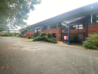 Units 1 - 4, Vector Point, Crawley, Warehouse To Let - WEB IMG_8660.JPG
