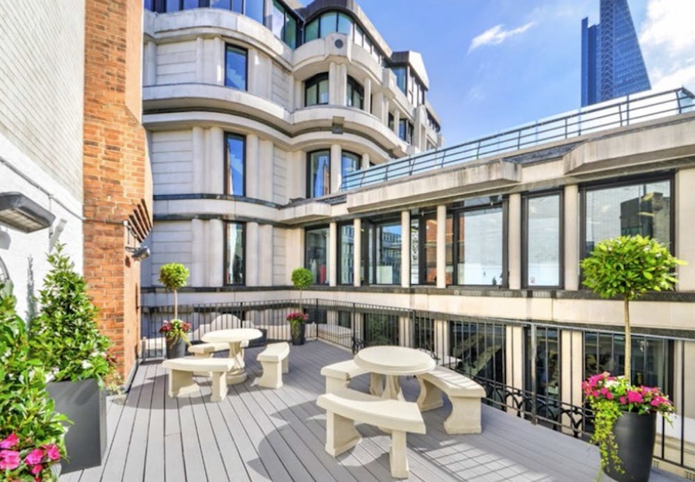 1 Royal Exchange Avenue - 7a4336b5ee81de1db54ecc215f5fc596picture2hd.jpg