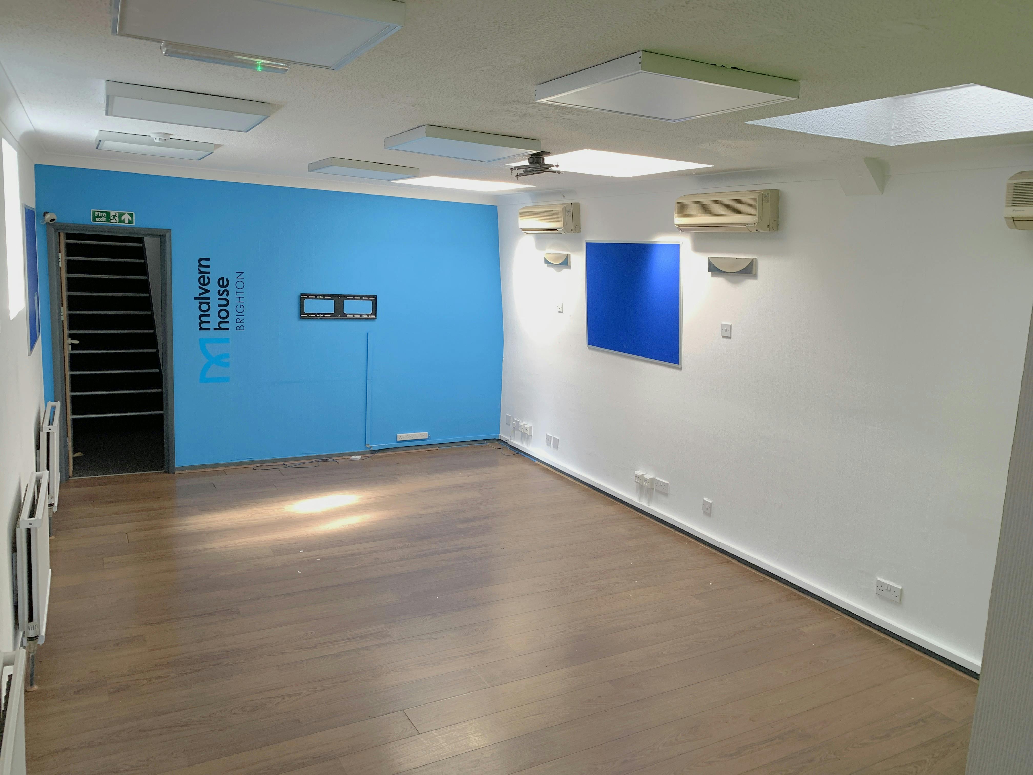 20 Queens Road, Brighton, Land - Commercial Development / Office / Other / Retail For Sale - mid first floor.JPG