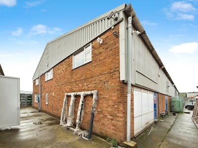 Unit 12, Sandhurst, Canvey Island, Industrial To Let - e2e27e8f-WhatsApp 20Image 202026-02-02 20at 2016.58.34 20 281 29.jpeg