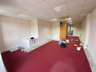 Unit 4, Kensworth Gate, Dunstable, Office To Let - IMG_1690.JPG